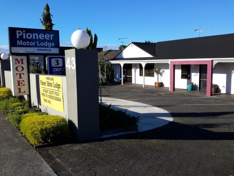 Papakura Pioneer Motor Lodge & Motel Exterior foto